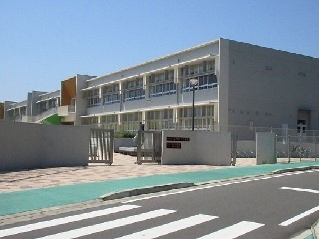 近くのひじり学園まで350m（徒歩5分）