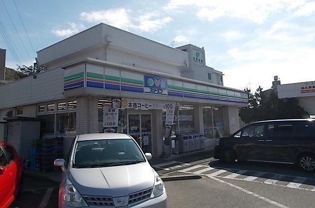 近くのスリーエフまで500m（徒歩7分）