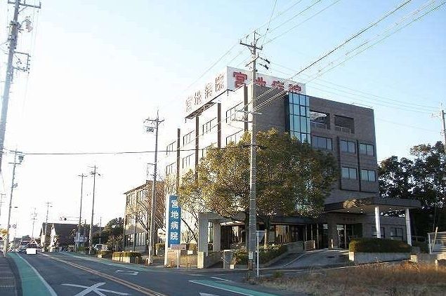 近くの病院まで1,100m（徒歩14分）