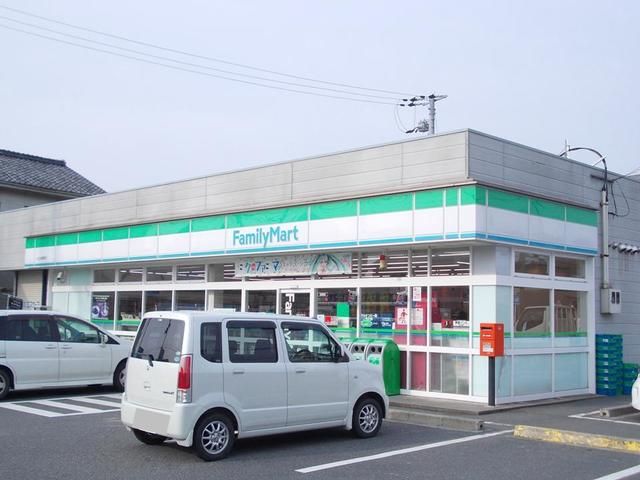 近くのファミリーマート水口本綾野店まで1,400m(徒歩18分)