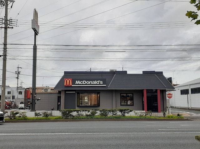 近くのマクドナルド浜松茄子町店まで300m(徒歩4分)