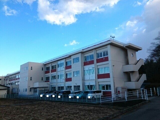 近くの安中市立碓東小学校まで1,100m（徒歩14分）