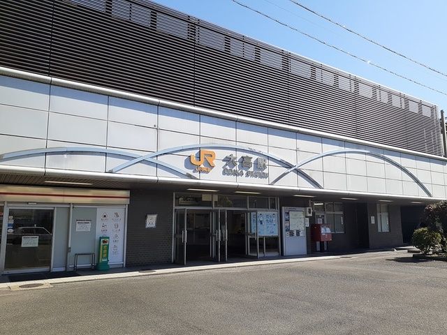 近くのJR大高駅まで989m（徒歩13分）