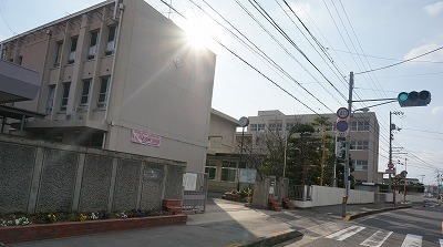 近くの多肥小学校さんまで1,200m（徒歩15分）