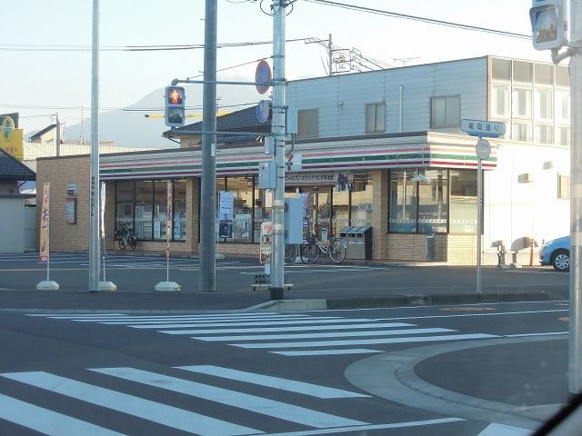 近くのセブンイレブンまで140m（徒歩2分）