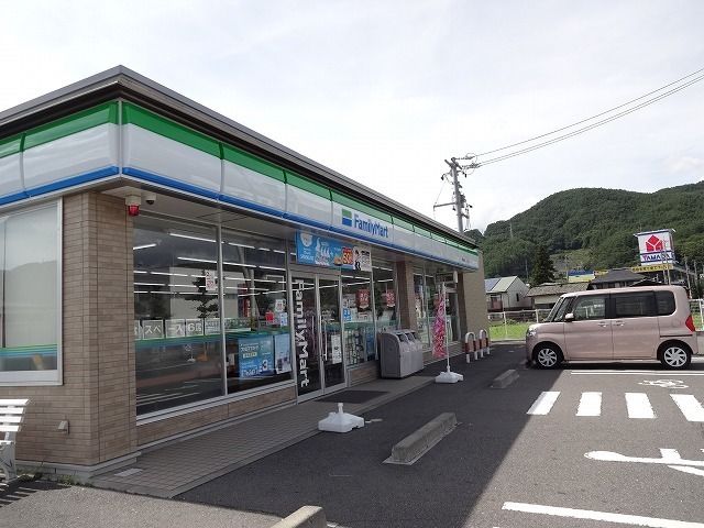 近くのファミリーマート茅野塚原二丁目まで350m(徒歩5分)