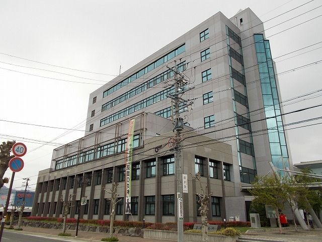 近くの茅野市役所まで550m(徒歩7分)