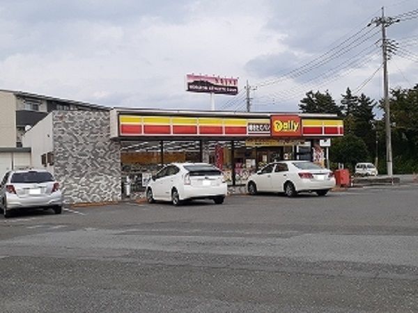 近くのデイリーヤマザキ甲府昭和インタまで240m(徒歩3分)