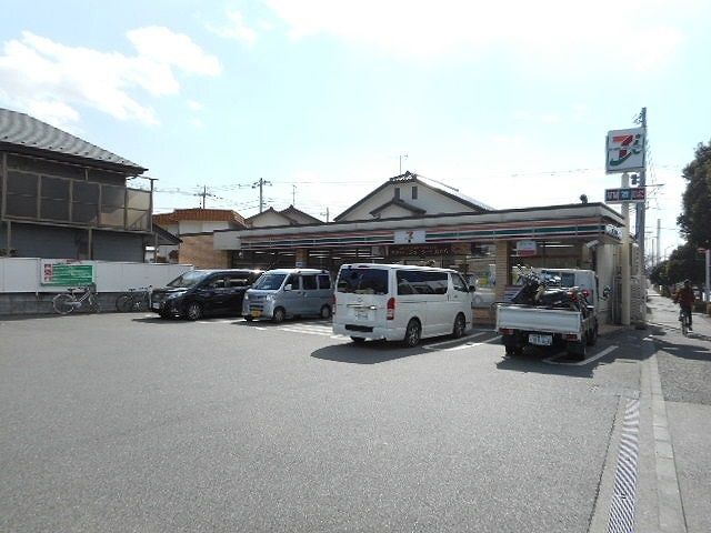 近くのコンビニまで450m（徒歩6分）