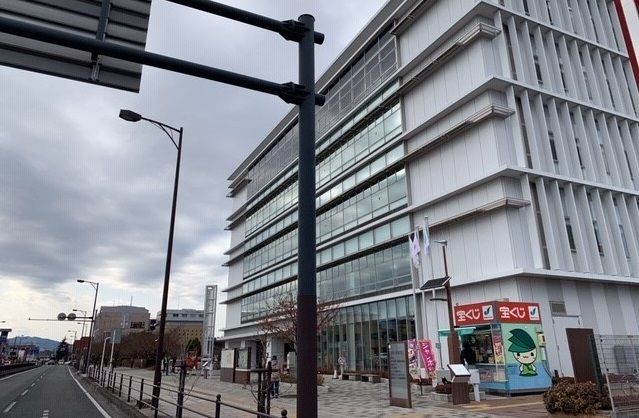 近くの緑区役所まで2,100m（徒歩27分）