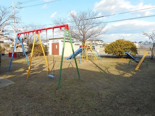 近くの公園まで900m（徒歩12分）