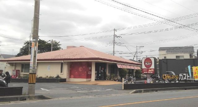 近くのガスト 大宮南中野店まで400m(徒歩5分)