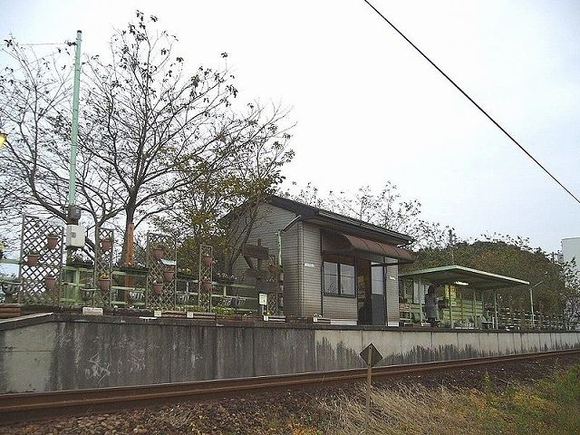 近くのいこいの広場駅まで1,600m(徒歩20分)