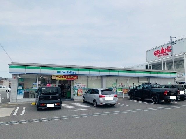 近くのコンビニまで400m（徒歩5分）