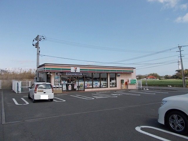 近くのセブンイレブン佐土原下田島店まで650m（徒歩9分）