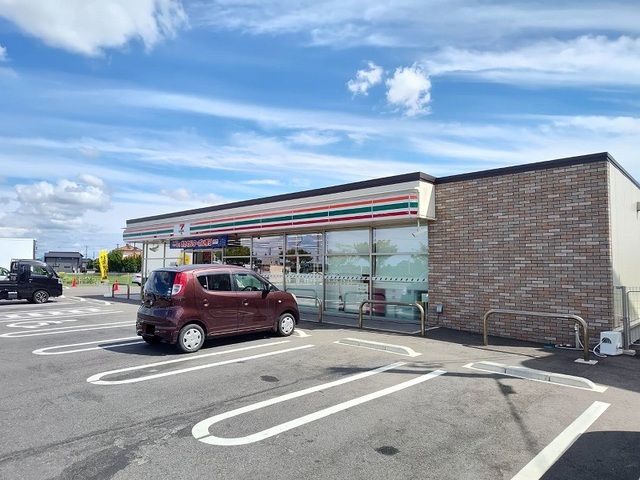 近くのセブンイレブン 中津大塚店まで1,000m(徒歩13分)
