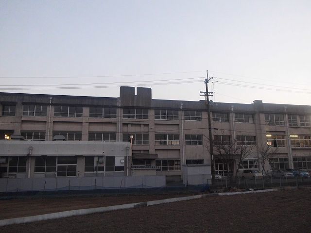 近くの論田小学校まで1,000m（徒歩13分）