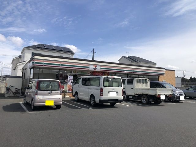 近くのセブンイレブンつくばみどりの東まで300m（徒歩4分）