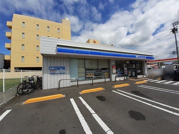 近くのローソン木太町６区店さんまで400m（徒歩5分）