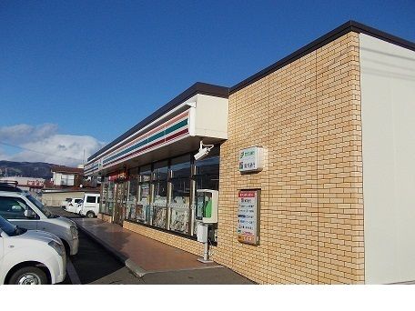 近くのセブンイレブン桑折バイパス店まで150m（徒歩2分）