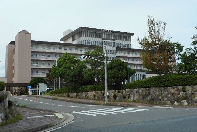近くの県立総合医療センターまで1,600m（徒歩20分）