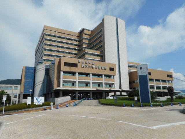 近くの和歌山医科大学付属病院様まで1,500m（徒歩19分）