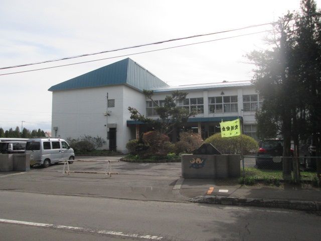 近くの柏小学校まで600m(徒歩8分)
