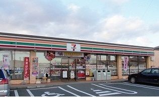 近くのコンビニまで950m（徒歩12分）