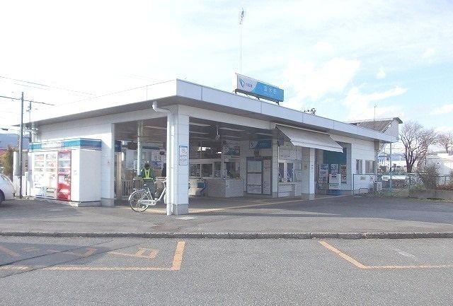 近くの小田急線・富水駅まで1,940m（徒歩25分）