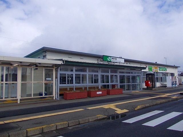 近くの東能代駅まで1,100m（徒歩14分）