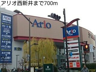 近くのスーパーまで700m（徒歩9分）