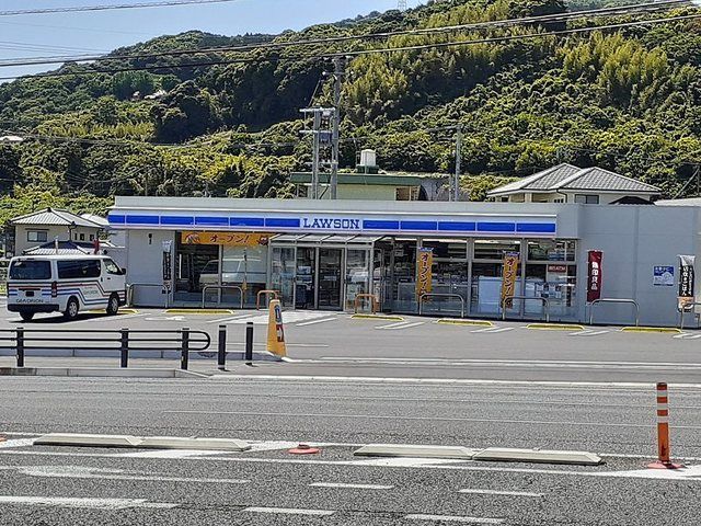 近くのローソン日出インター店まで180m（徒歩3分）