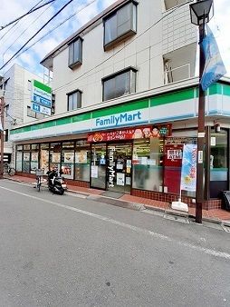 近くのファミリーマート赤羽平和通り店まで94m（徒歩2分）