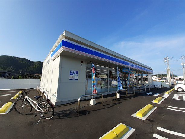 近くのローソン周東下久原店まで110m（徒歩2分）