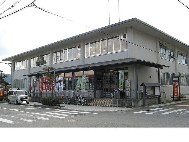 近くの郵便局まで750m（徒歩10分）