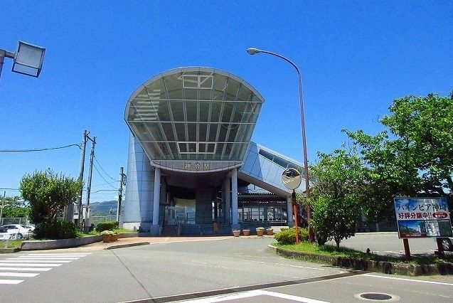 近くの駅まで3,400m（徒歩43分）