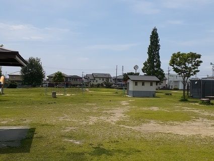 近くの公園まで1,100m（徒歩14分）