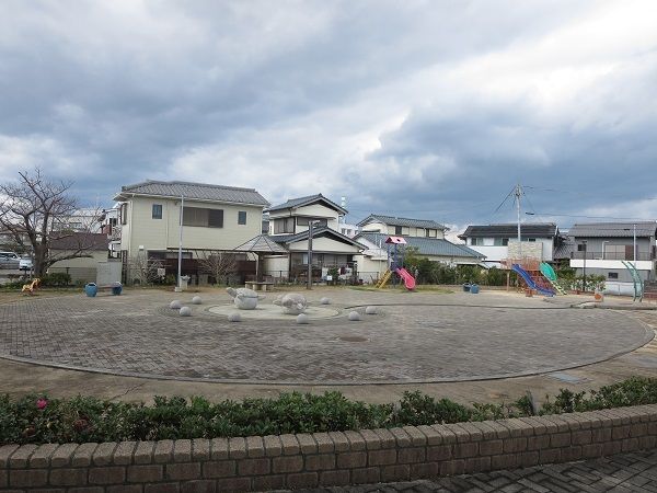 近くの阿南駅前児童公園さんまで2,300m（徒歩29分）