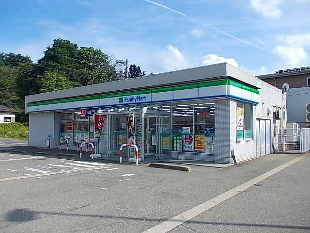 近くのファミリーマート 湯沢桜通り店まで350m(徒歩5分)