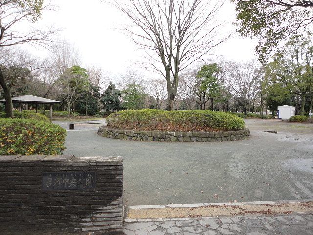 近くの公園まで550m（徒歩7分）