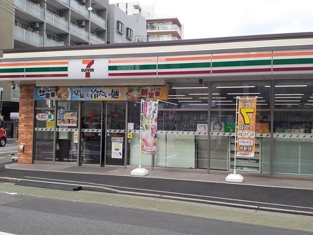 近くのセブンイレブンまで250m（徒歩4分）
