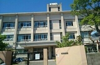 近くの木本小学校様まで250m（徒歩4分）