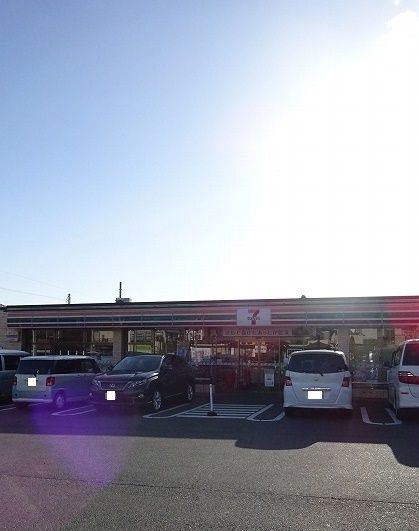 近くのセブンイレブンまで750m（徒歩10分）