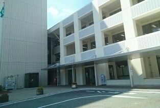 近くの蒲郡市役所まで500m（徒歩7分）