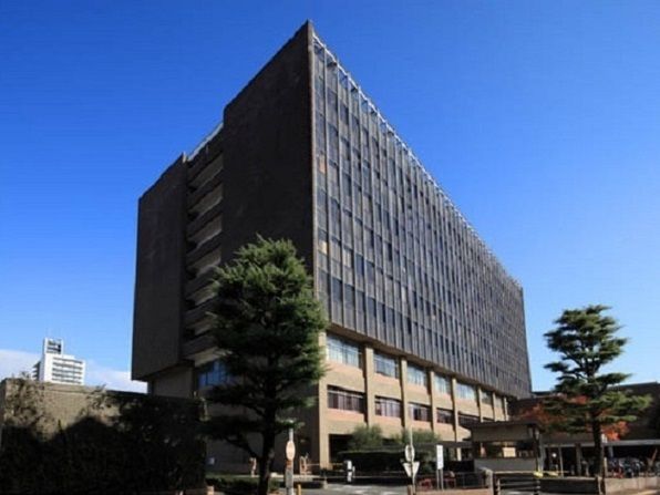 近くの岡山市役所まで210m（徒歩3分）