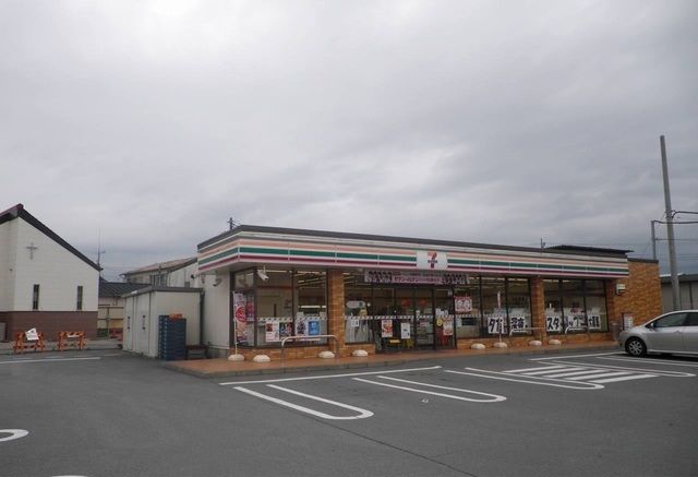 近くのセブンイレブン御殿場二枚橋店まで800m(徒歩10分)