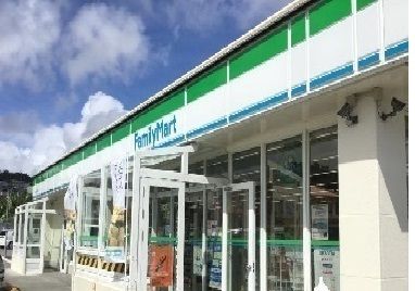 近くのファミリーマート北中和仁屋店まで550m(徒歩7分)