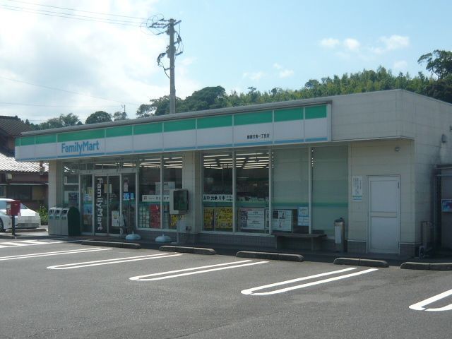 近くのファミリーマート打馬一丁目店まで500m(徒歩7分)