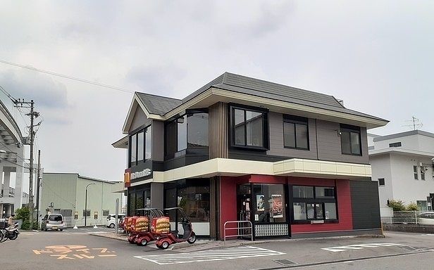 近くのマクドナルド様まで350m（徒歩5分）