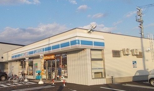 近くのコンビニまで230m（徒歩3分）